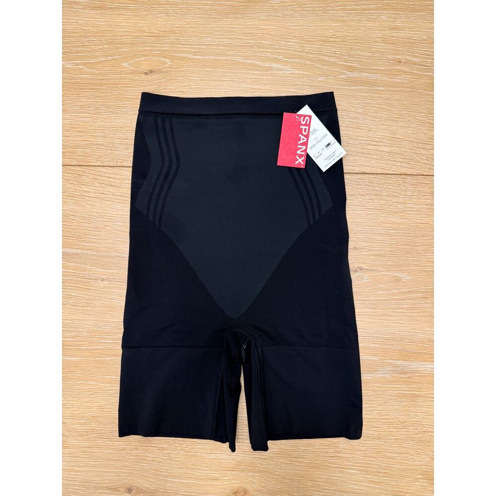 SPANXsculpt GoFigure Mid-Thigh Short NWT Black Large